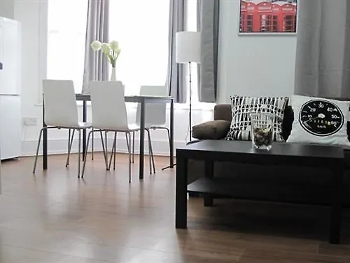 Wentworth Apartment 일포드 영국